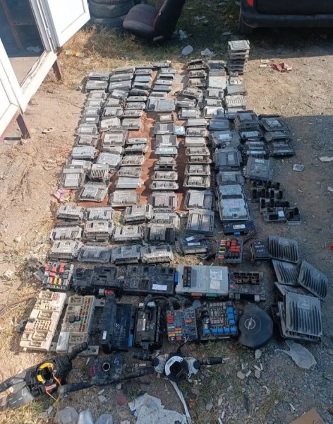 850 adet motor beyinleri üst üste