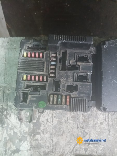 Renault megan 2 sigortakutusu