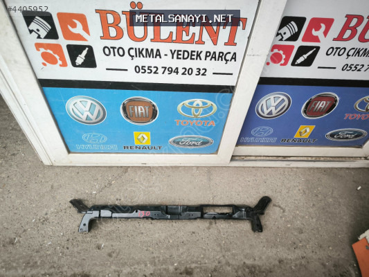Hyundai i30 ön panel üst sacı