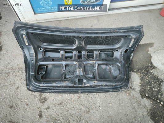 Hyundai Accent Era bagaj kapağı