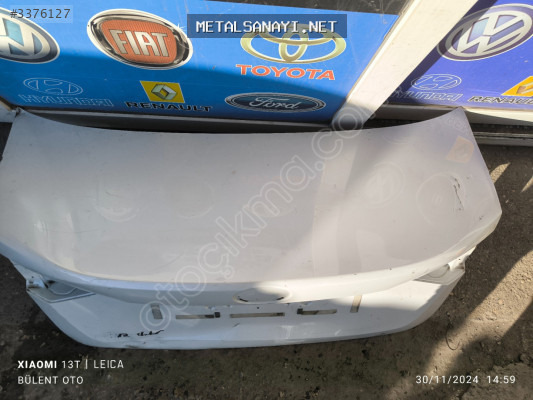 Toyota Corolla bagaj kapağı orijinal çıkma