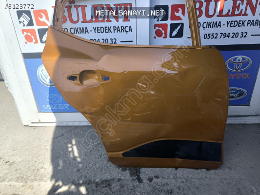 Dacia Sandero sağ arka kapı orijinal çıkma