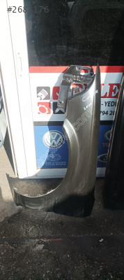 Toyota Corolla sağ ön çamurluk