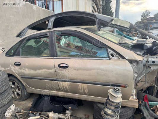 RENAULT LAGUNA 1 SAĞ ARKA KAPI ORJİNAL ÇIKMA PARÇA