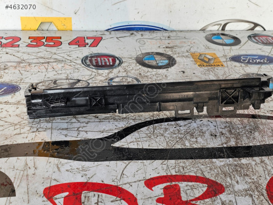 MERCEDES C204 RADYATÖR BRAKETİ ORJİNAL ÇIKMA PARÇA 0477902914