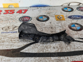 MERCEDES W206 SOL ÖN ÇAMURLUK BRAKETİ ORJİNAL ÇIKMA A2068850305
