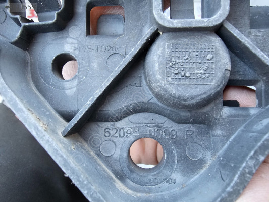 RENAULT FLUENCE MEGANE 3 ÖN TAMPON BRAKETİ ORJİNAL 620940009R