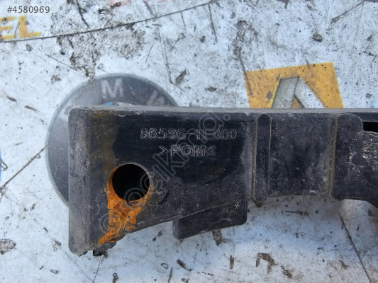 HYUNDAİ ACCENT ERA SAĞ ÖN TAMPON BRAKETİ ORJİNAL 865961E000 4.
