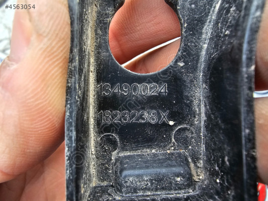 CİTROEN C3 AİRCROSS SAĞ-SOL ÖN TAMPON BRAKETİ ORJİNAL 13490024 3