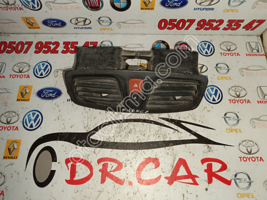 RENAULT FLUENCE KLİMA ORTA IZGARALARI ÇIKMA PARÇA