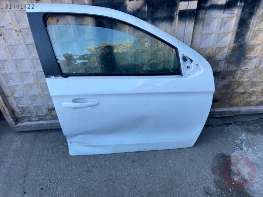 PEUGEOT 301 SAĞ ÖN KAPI AZ HASARLI BEYAZ DOLU