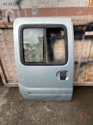 RENAULT KANGOO SAĞ SÜRGÜLÜ KAPI AZ HASARLI