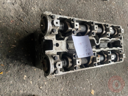OPEL VECTRA B 2.0 ÜST SİLİNDİR KAPAĞI 90570594