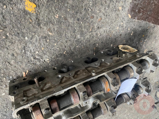 OPEL VECTRA B 2.0 ÜST SİLİNDİR KAPAĞI 90570594