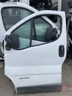 RENAULT TRAFİC SOL ÖN KAPI DOLU HASARSIZ BEYAZ