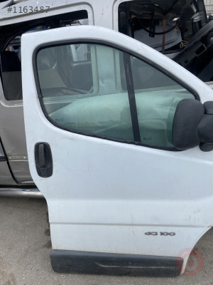 RENAULT TRAFİC SAĞ ÖN KAPI DOLU HASARSIZ BEYAZ