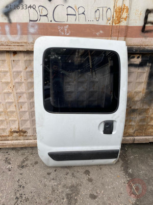 RENAULT KANGOO SAĞ SÜRGÜLÜ KAPI DOLU HASARSIZ BEYAZ