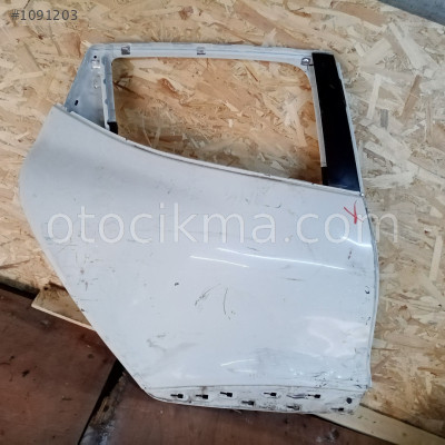 RENAULT CLİO 4 SAĞ ARKA KAPI AZ HASARLI BEYAZ