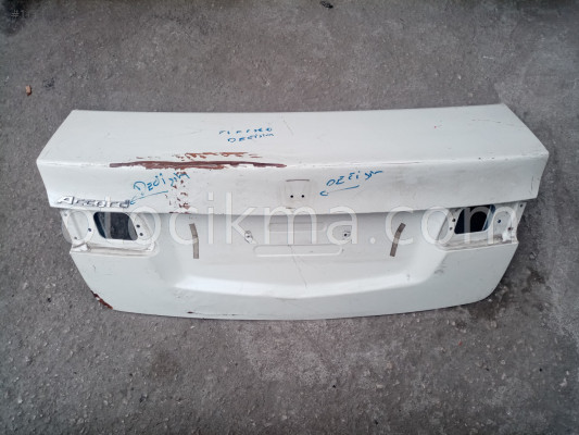 HONDA ACCORD ARKA BAGAJ KAPAĞI AZ HASARLI BEYAZ