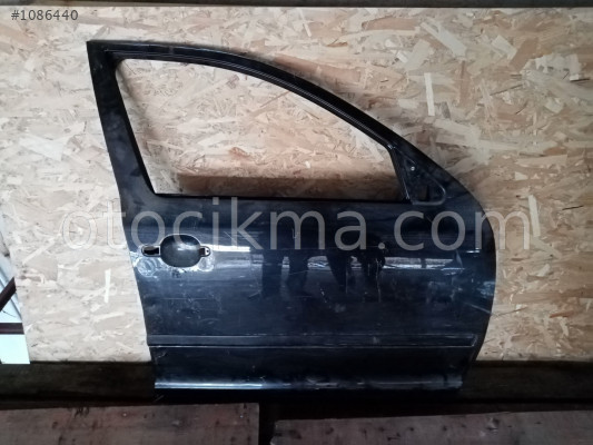 SKODA OCTAVİA SAĞ ÖN KAPI AZ HASARLI SİYAH 2004 2008