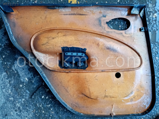 FORD FİESTA SAĞ ARKA KAPI KARTONU 1998-2002