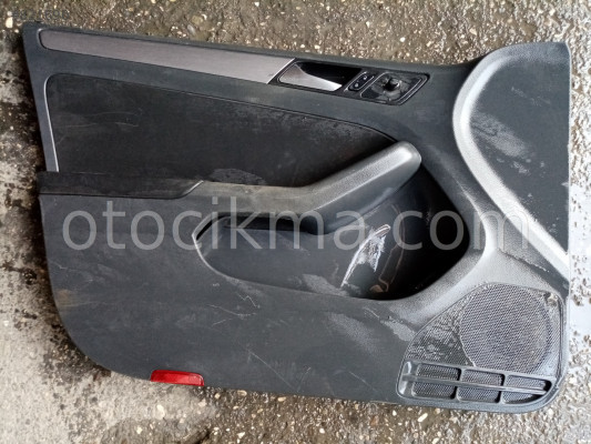 VOLKSWAGEN JETTA SOL ÖN KAPI KARTONU SİYAH