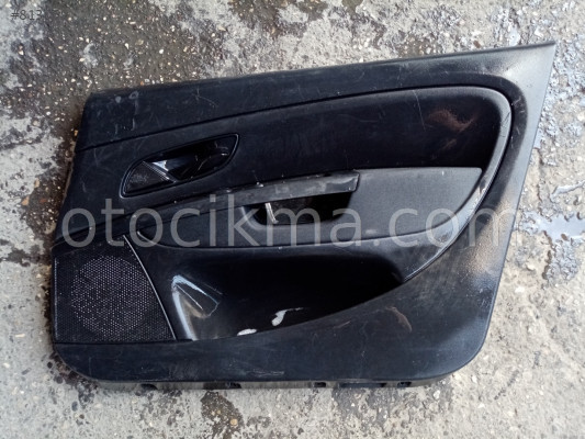 fiat linea sağ ön kapı kartonu siyah