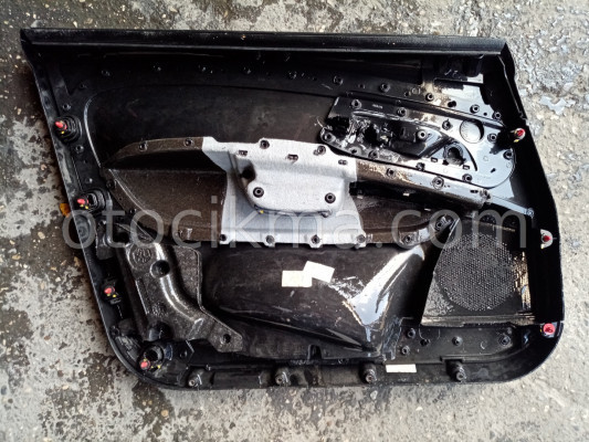 fiat linea sağ ön kapı kartonu siyah