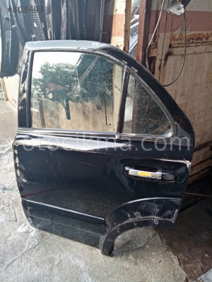 KİA SORENTO SOL ARKA KAPI DOLU AZ HASARLI SİYAH