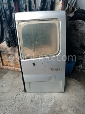 RENAULT TRAFİC SAĞ ARKA BAGAJ KAPAĞI GRİ 2007 2011