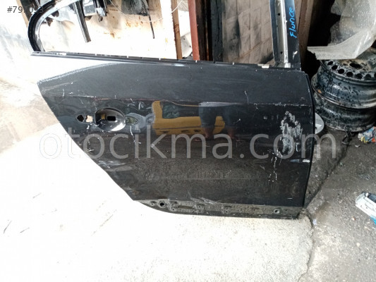 fluence sağ arka kapı az hasarlı
