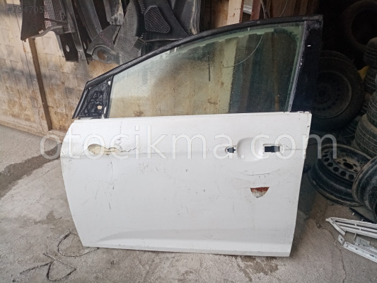 Ford focus sol ön kapı dolu beyaz 2011 2017