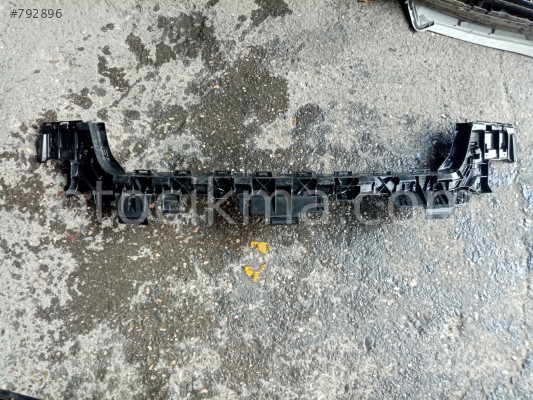 audi a3 arka tampon bağlantı braketi 8v5807385d