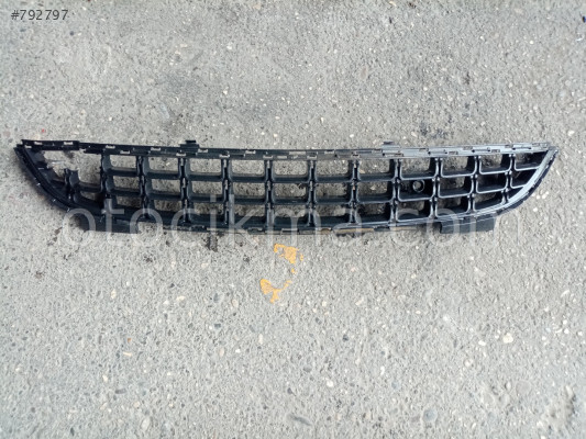 opel corsa d ön tampon orta ızgara