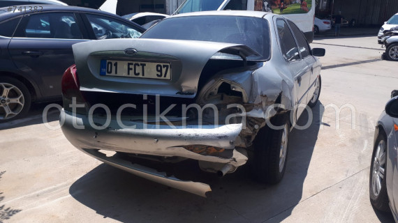 FORD MONDEO ARKA BAGAJ DOLU AZ HASARLI GRİ 1993 2000