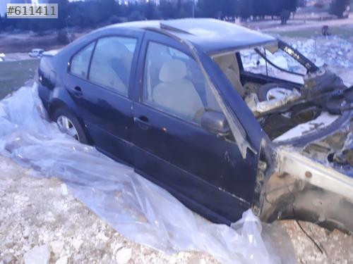 sağ arka çamurluk bora2003