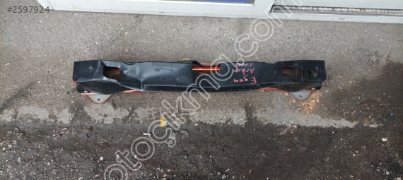 Fiat Egea Cross arka tampon demiri orijinal çıkma