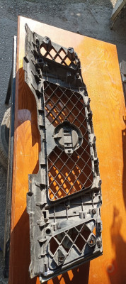 Nissan Navara ön panjur orijinal çıkma