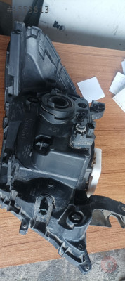 Nissan Navara sağ ön far orijinal çıkma