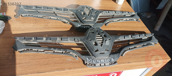 Renault Megane 3 ön panjur orijinal çıkma