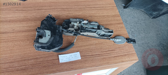 Renault Fluence sağ arka kapı kilidi