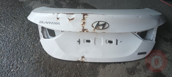 Hyundai Elantra orijinal çıkma bagaj kapağı