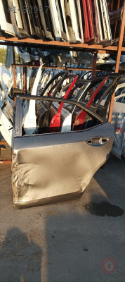 Toyota Corolla sol arka kapı orijinal çıkma