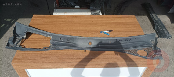 Renault Kangoo 1 ön cam ızgarası orijinal çıkma