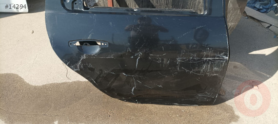 Dacia Duster sağ arka kapı orijinal çıkma