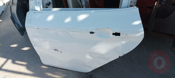 Peugeot 2008 sol arka kapı orijinal çıkma