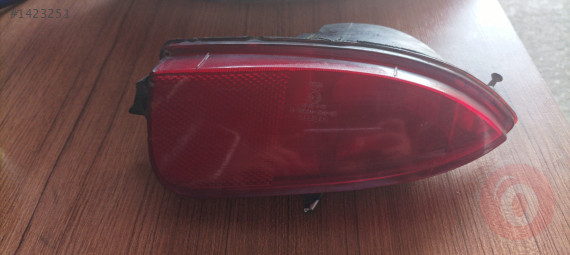 Opel Corsa C sol arka sis lambası