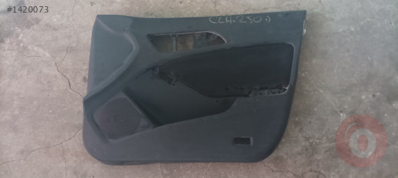 Mercedes Benz CLA 250 ve w117 orijinal sağ ön kapı kartonu