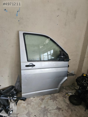 VOLKSWAGEN TRANSPORTER SAĞ ÖN KAPI DOLU