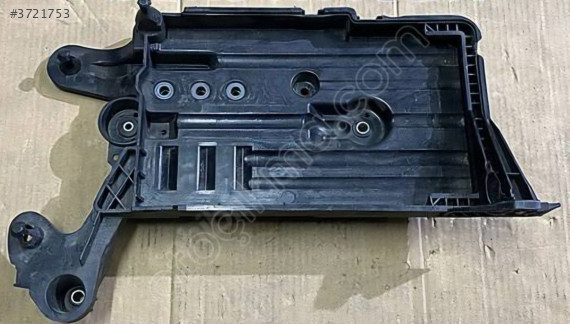 VOLKSWAGEN GOLF 7 AKÜ ALT PLASTİĞİ